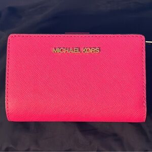 Medium Crossgrain Leather Wallet